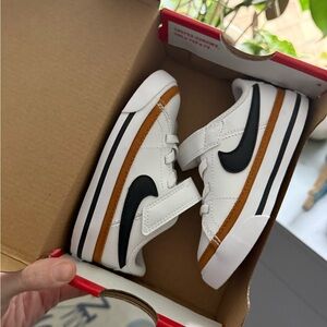 Nike Court Legacy 7C